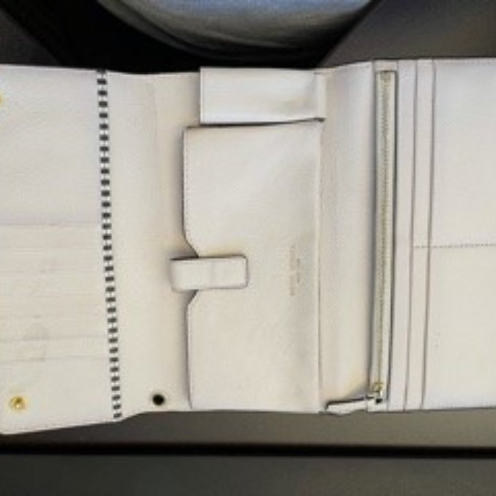 Henri Bendel Wallet